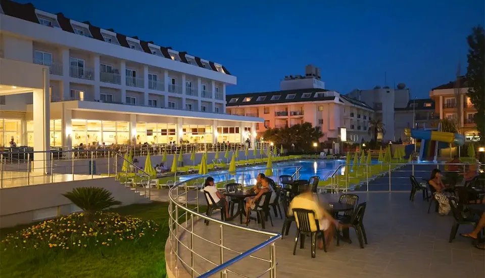 هتل ام جی وایت لیلیوم